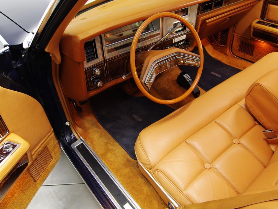 Интерьер Lincoln Continental Coupe 1978 года  (фото 8 из 9)